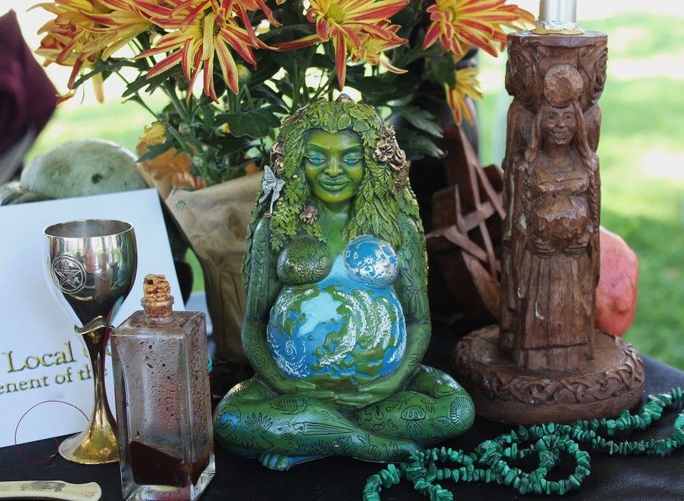A Guide to Pagan Altars