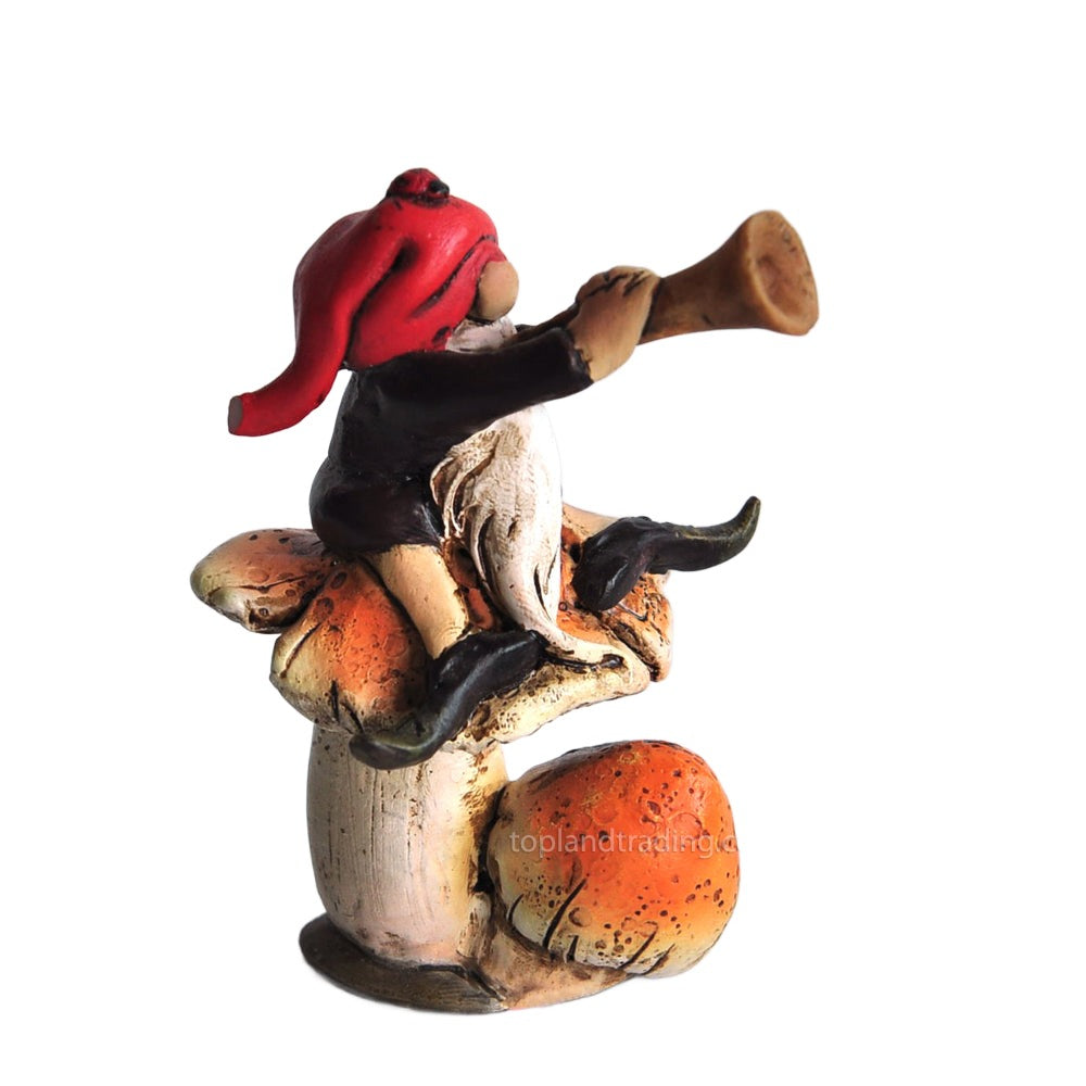 Gnome Blowing Horn