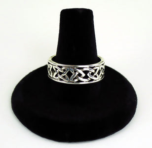 Celtic Band Ring -- DragonSpace