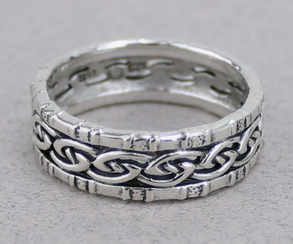 Celtic Band Ring -- DragonSpace