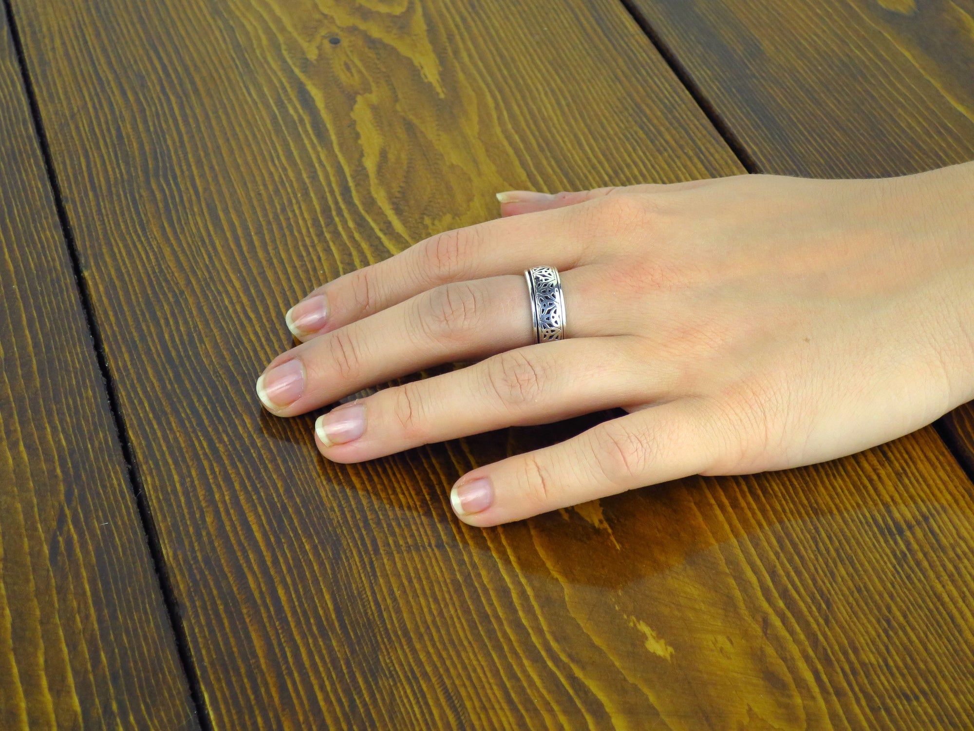 Triquetra Spinner Ring