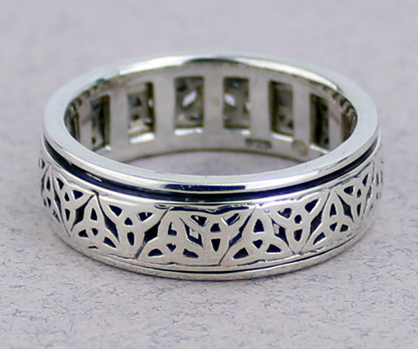 Triquetra Spinner Ring