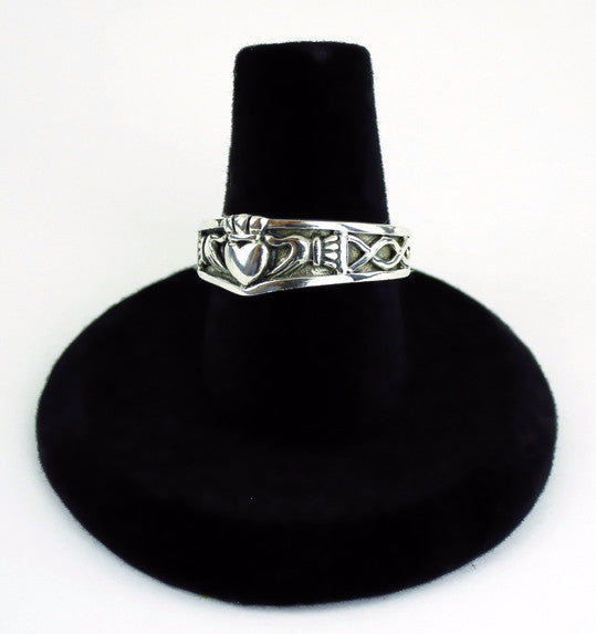 Claddagh Band Ring -- DragonSpace