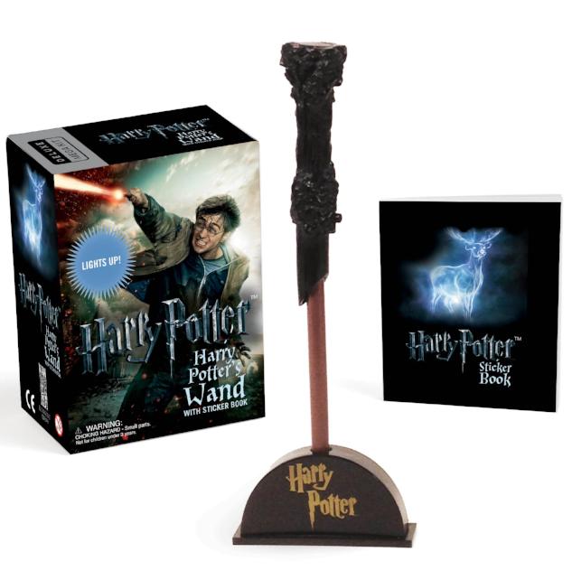 Harry Potter: Wizard's Wand with Sticker Book