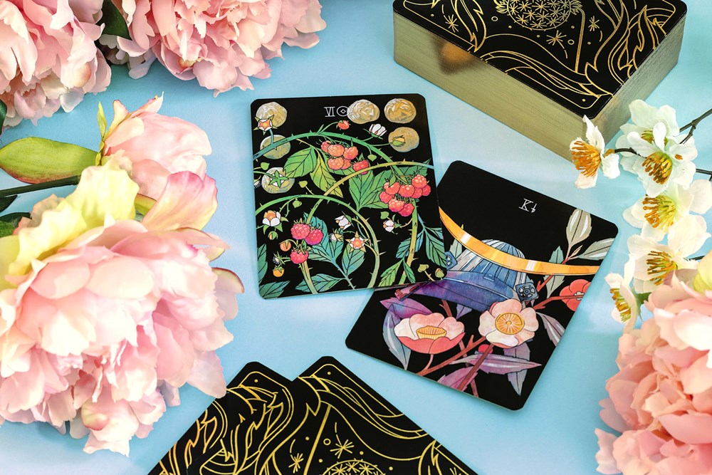 Botanica: The Tarot Deck About the Language of Flowers
